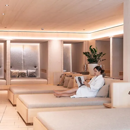 ホテル Nesslerhof 5*