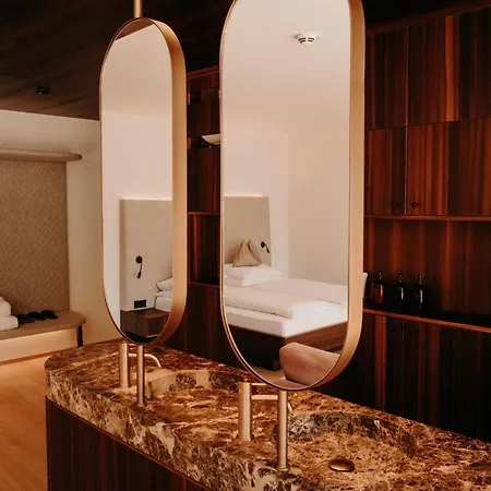 Отель Nesslerhof 5*
