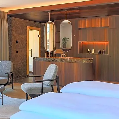 Hotel Nesslerhof 5*