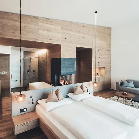 Отель Nesslerhof 5*